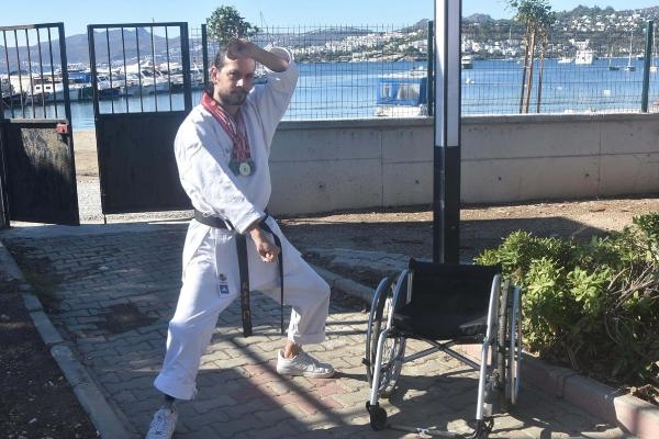 Para karatede 'yılın en iyi sporcusu' seçildi, hedef büyüttü