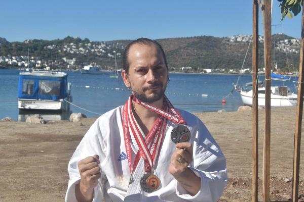 Para karatede 'yılın en iyi sporcusu' seçildi, hedef büyüttü