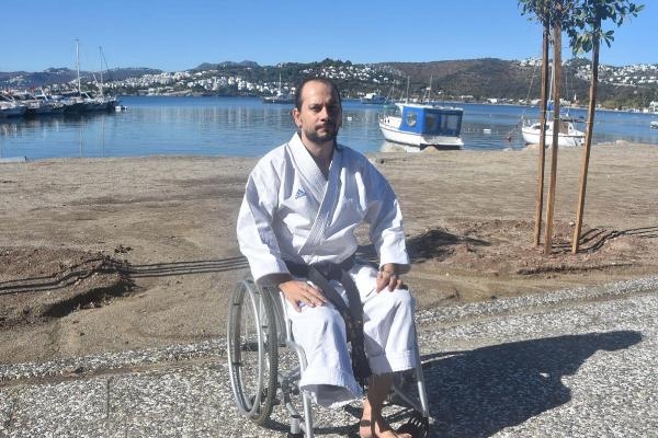 Para karatede 'yılın en iyi sporcusu' seçildi, hedef büyüttü