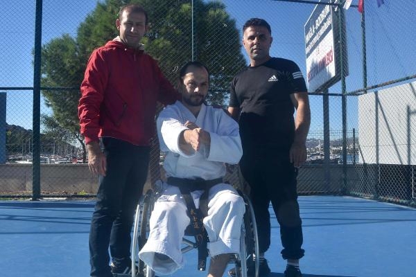 Para karatede 'yılın en iyi sporcusu' seçildi, hedef büyüttü