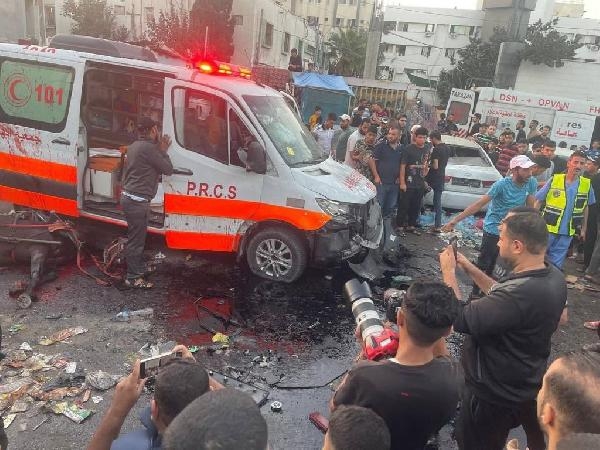 Saldırıya uğrayan ambulanslar, Refah Kapısı'na hasta taşıyordu !