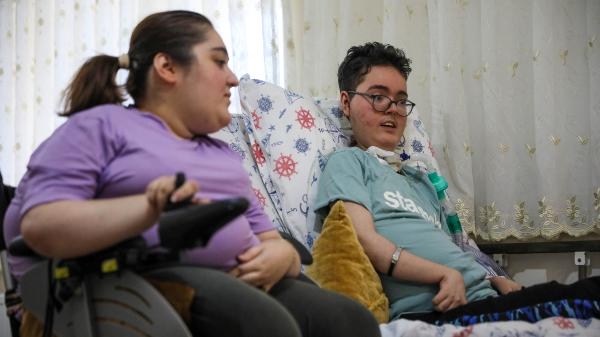 SMA'lı kardeşler, çektikleri mizah videoları ile yaşama tutunuyor