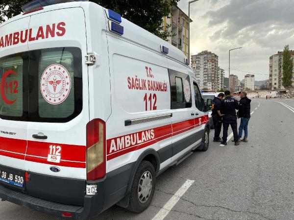 Tartıştığı kardeşini bıçakladı