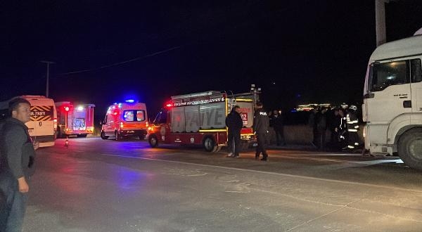 Yolun karşısına geçmek isterken çimento tankerinin çarpmasıyla öldü