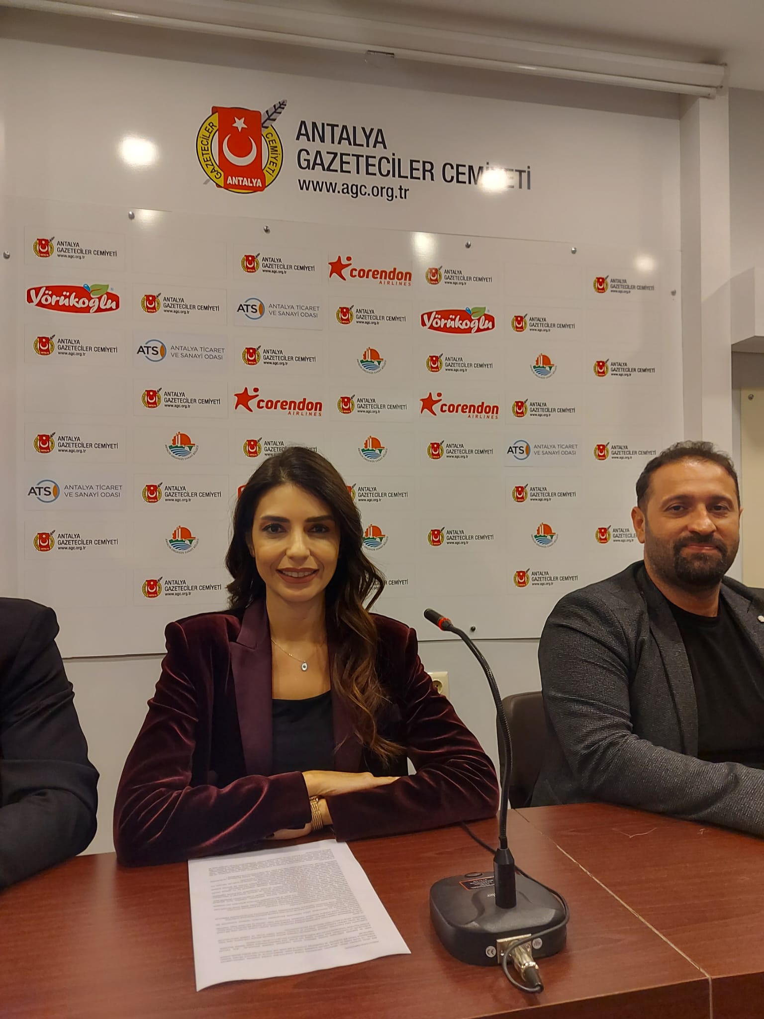 Müge Gezginci Ünsal Konyaaltı’na talip
