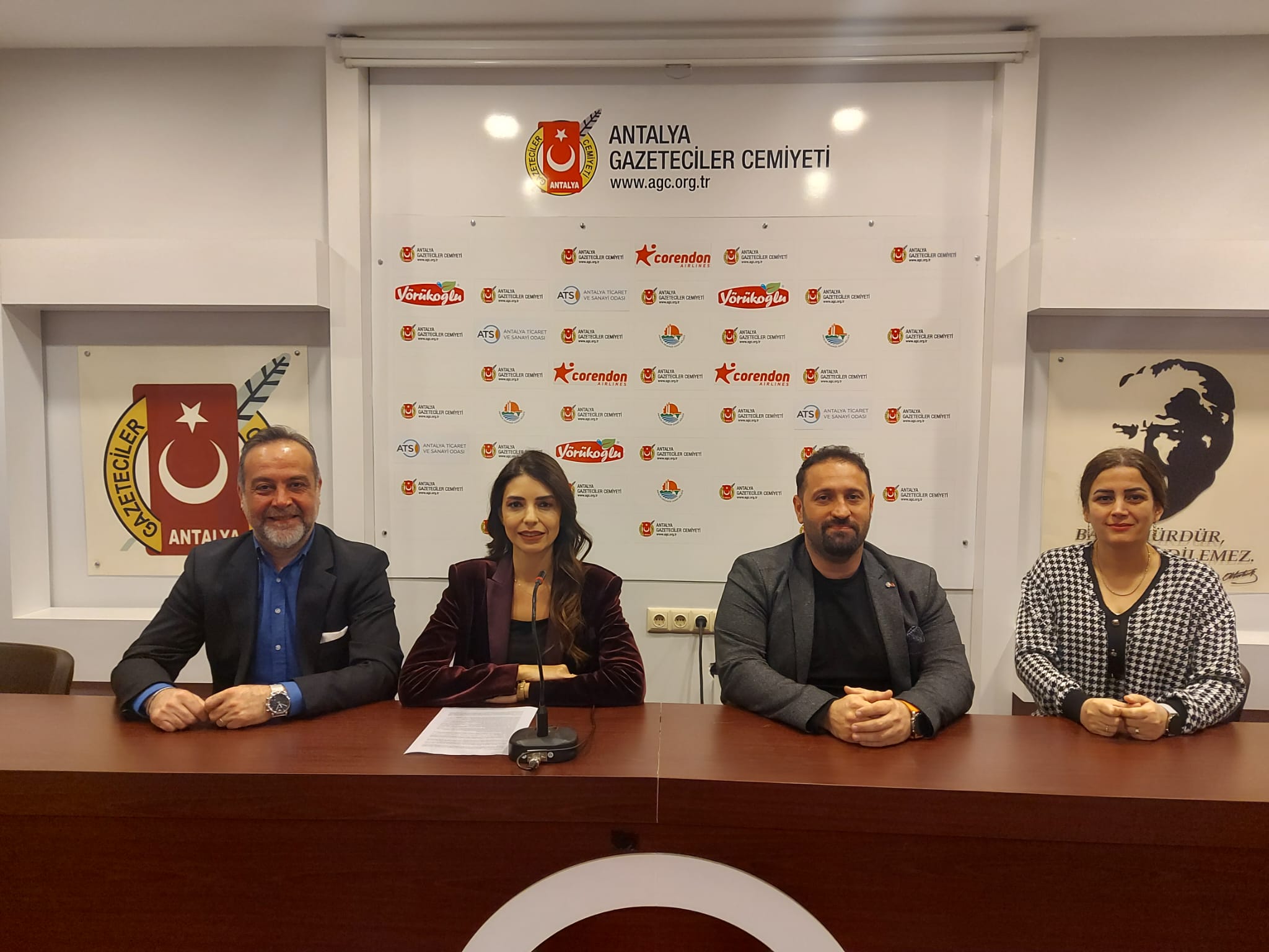 Müge Gezginci Ünsal Konyaaltı’na talip
