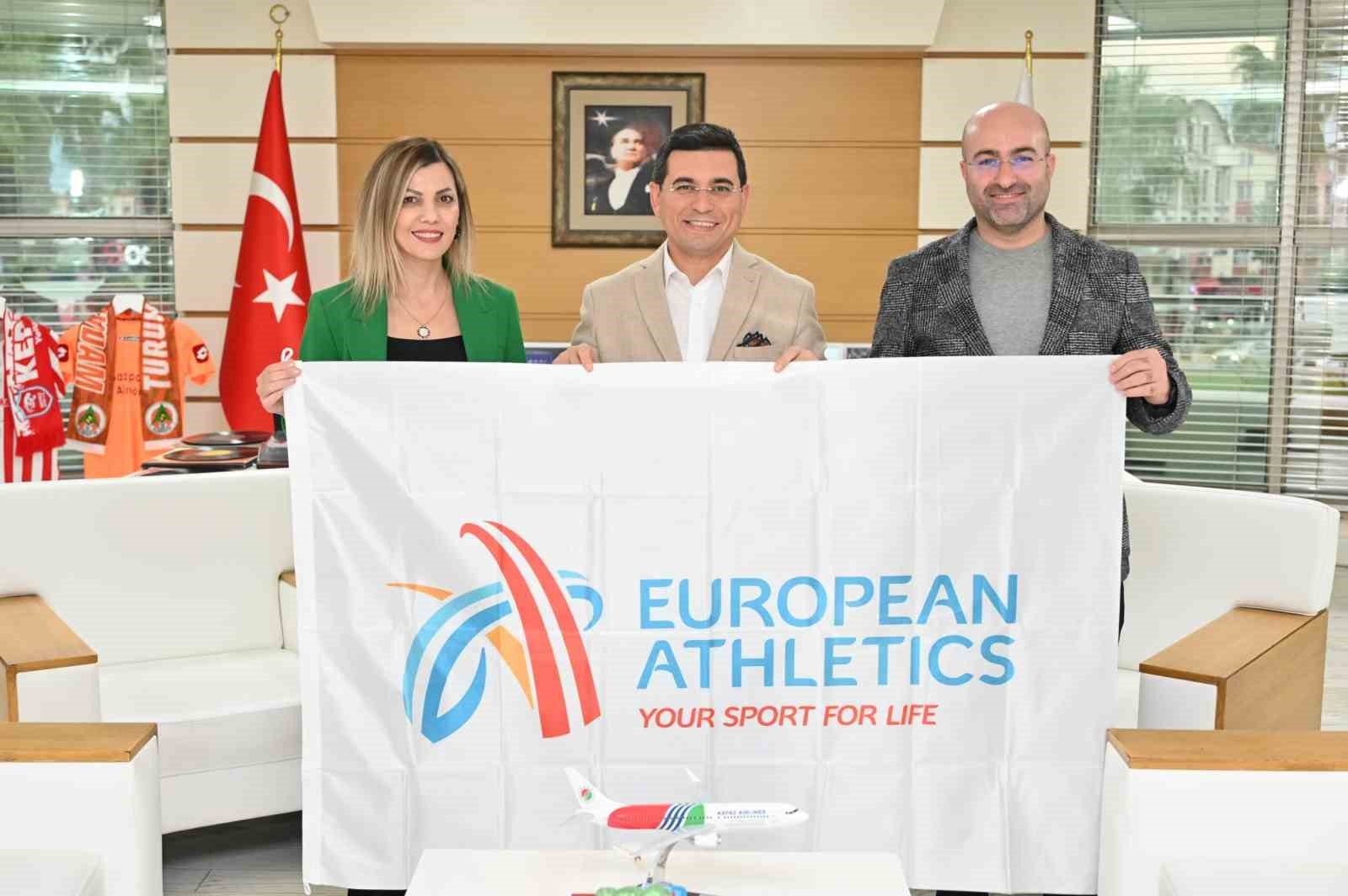 2024 Avrupa Kros Şampiyonası bayrağı Kepez'de