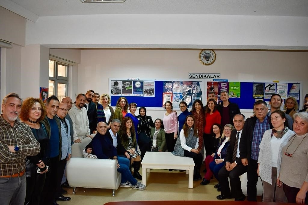 43 yıllık öğretmene Milli Eğitim Müdürü Durmuş'tan sürpriz ziyaret