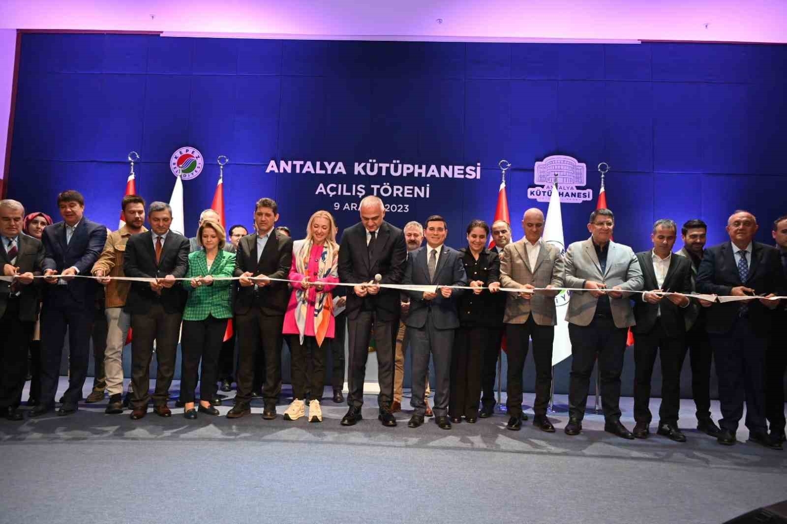 Akdeniz'in en büyük kütüphanesi, Bakan Ersoy'un katılımıyla açıldı