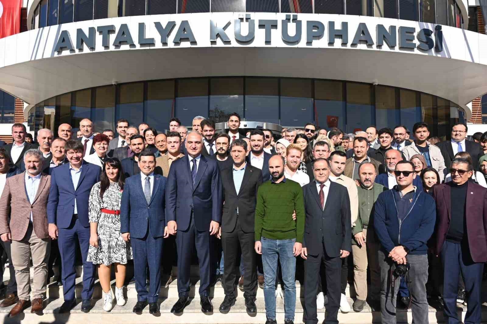 Akdeniz'in en büyük kütüphanesi, Bakan Ersoy'un katılımıyla açıldı