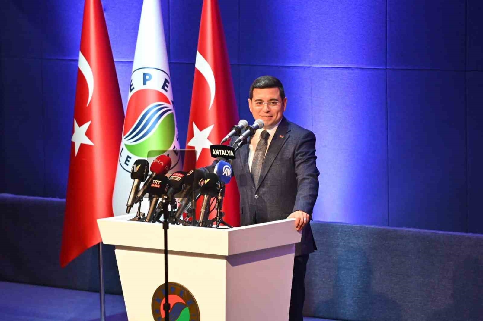 Akdeniz'in en büyük kütüphanesi, Bakan Ersoy'un katılımıyla açıldı