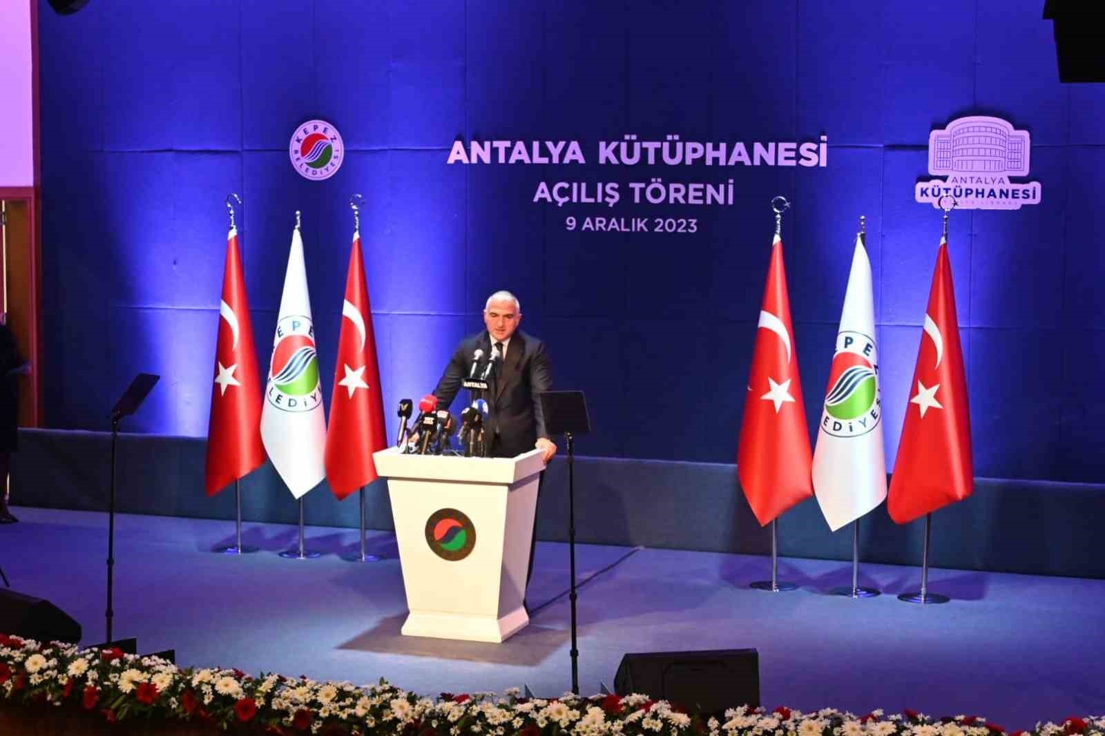 Akdeniz'in en büyük kütüphanesi, Bakan Ersoy'un katılımıyla açıldı