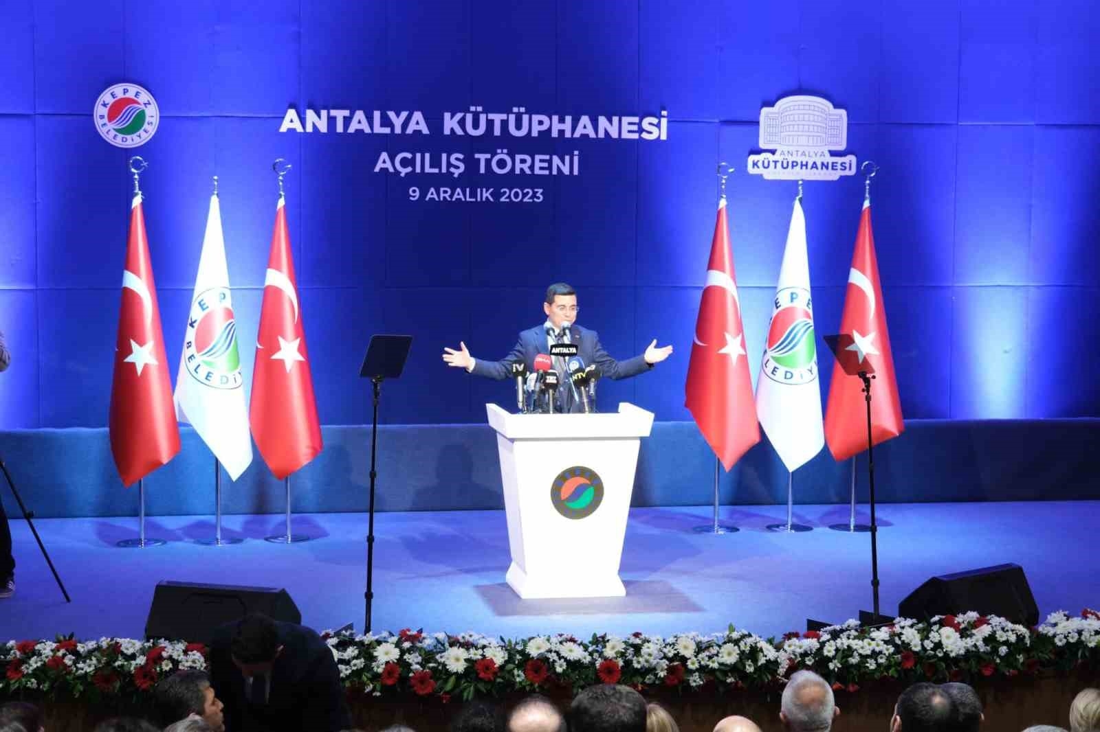 Akdeniz'in en büyük kütüphanesi, Bakan Ersoy'un katılımıyla açıldı