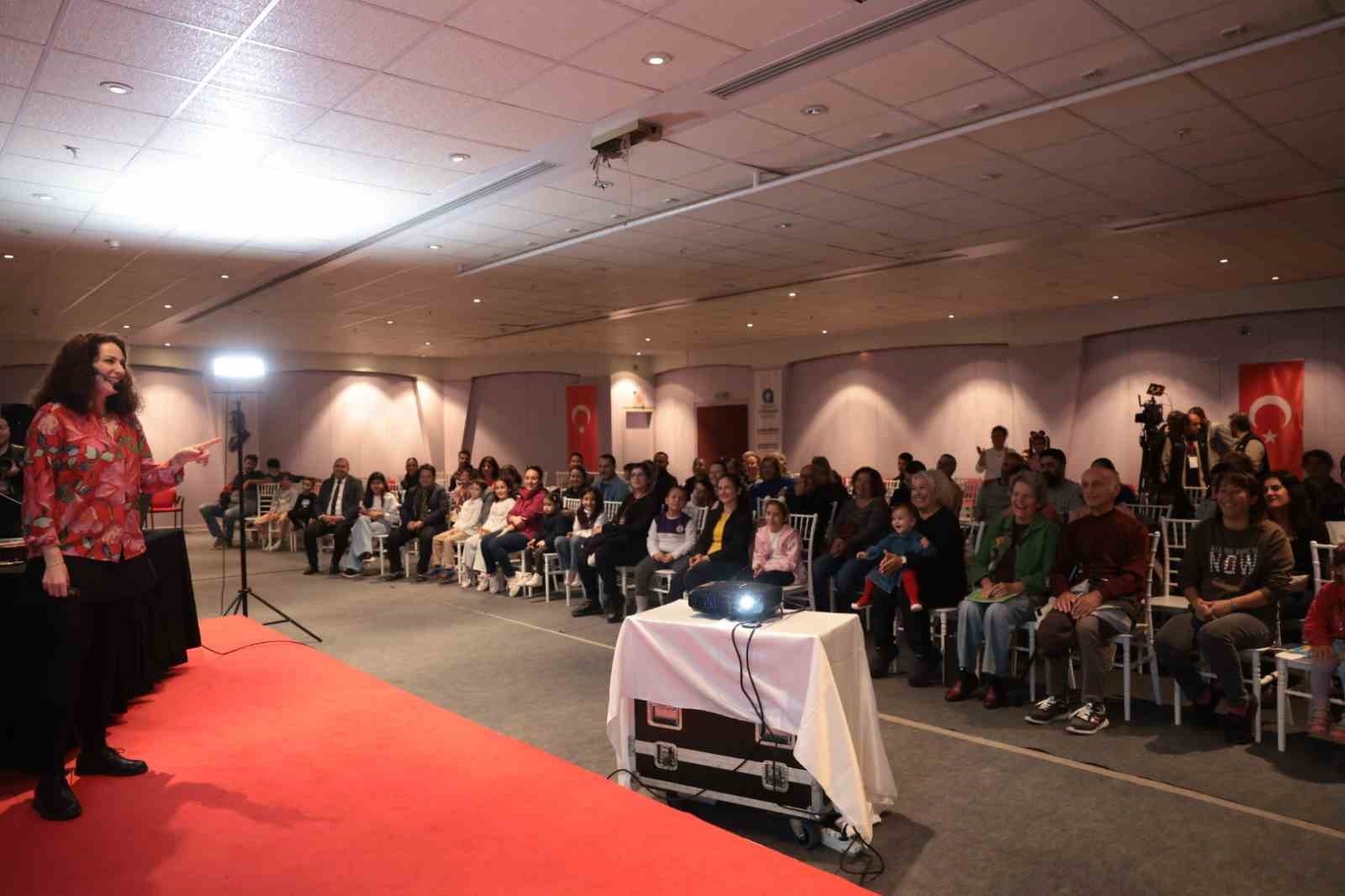 Antalya Kitap Fuarı'nda müzikal söyleşi