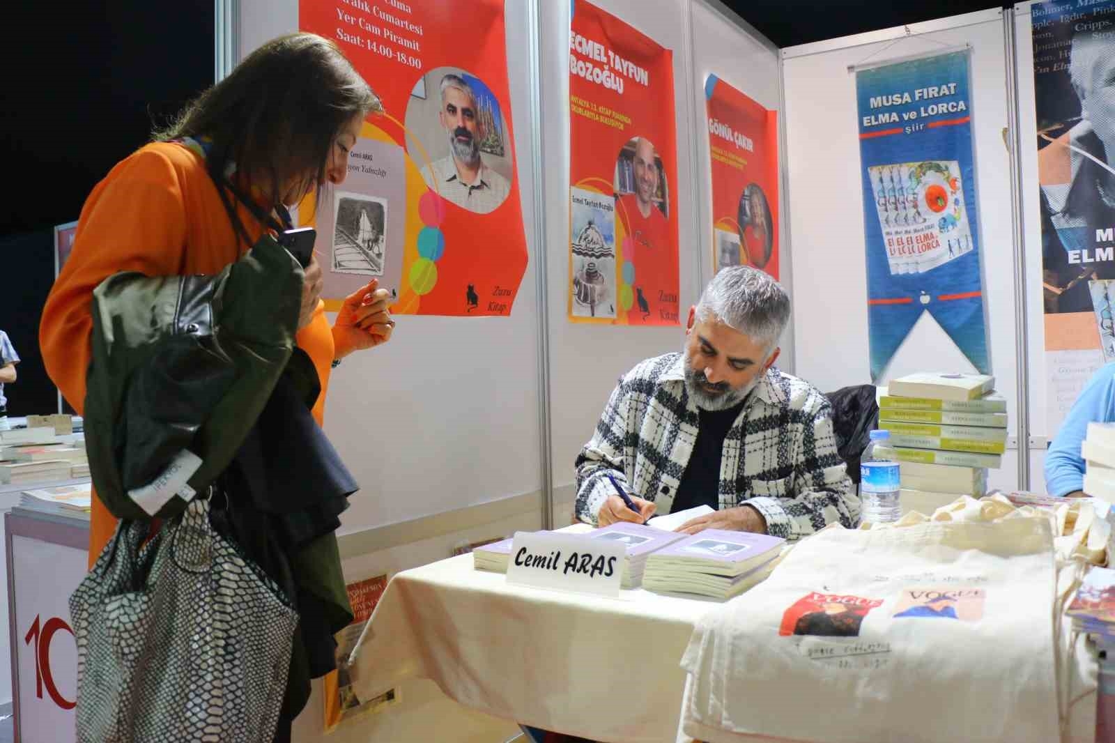 Antalya Kitap Fuarı'nda müzikal söyleşi