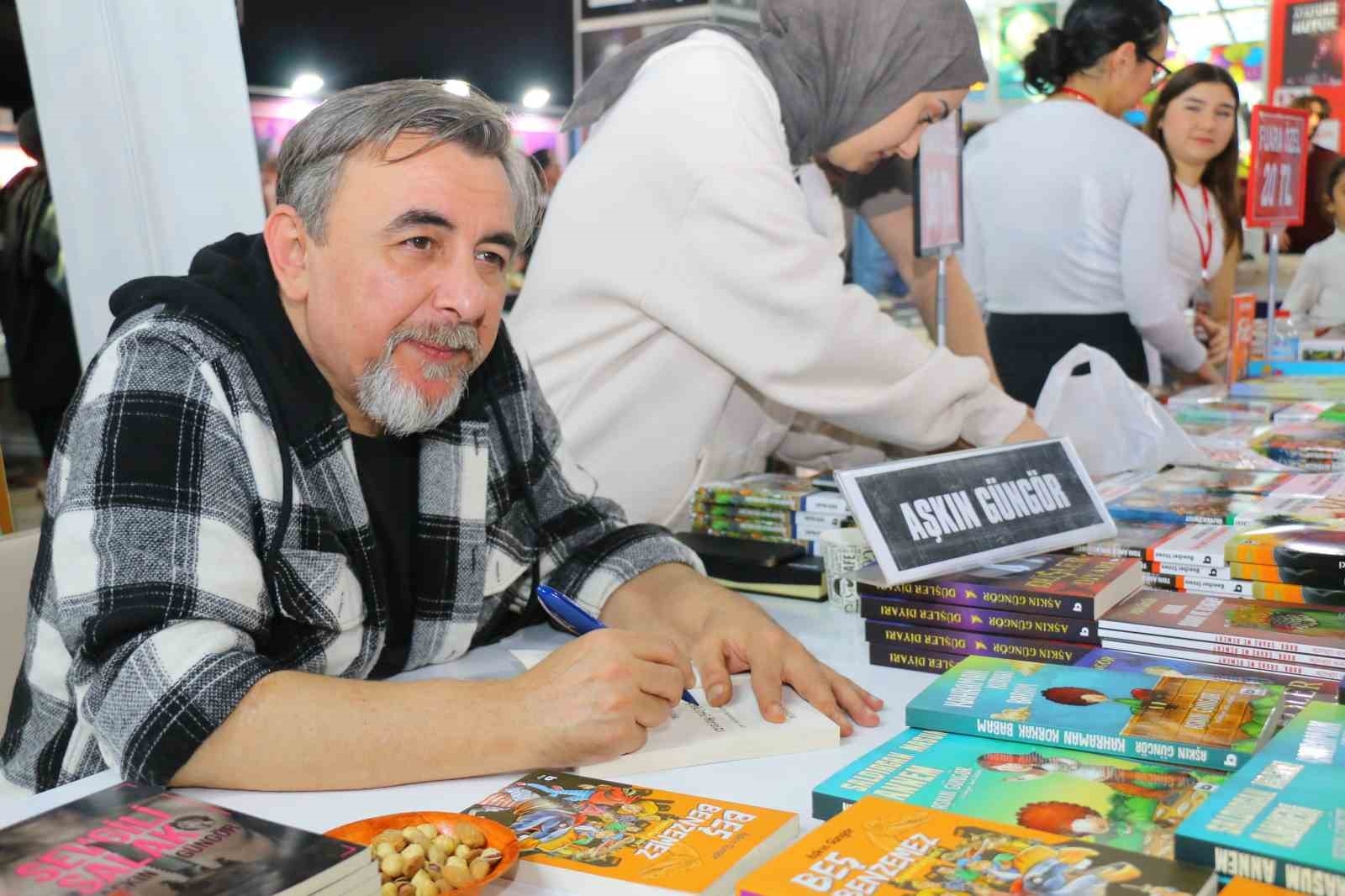 Antalya Kitap Fuarı'nda müzikal söyleşi