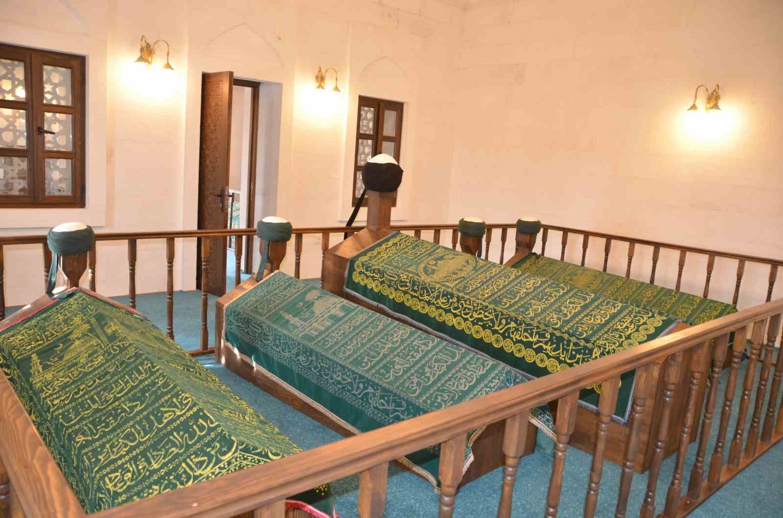 Antalya'nın manevi mimarlarından 'Sinan-ı Ümmi' türbesi restore edildi