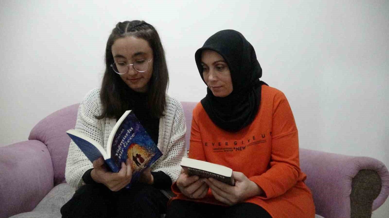 Arkadaşından etkilenerek 4 kitap yazdı