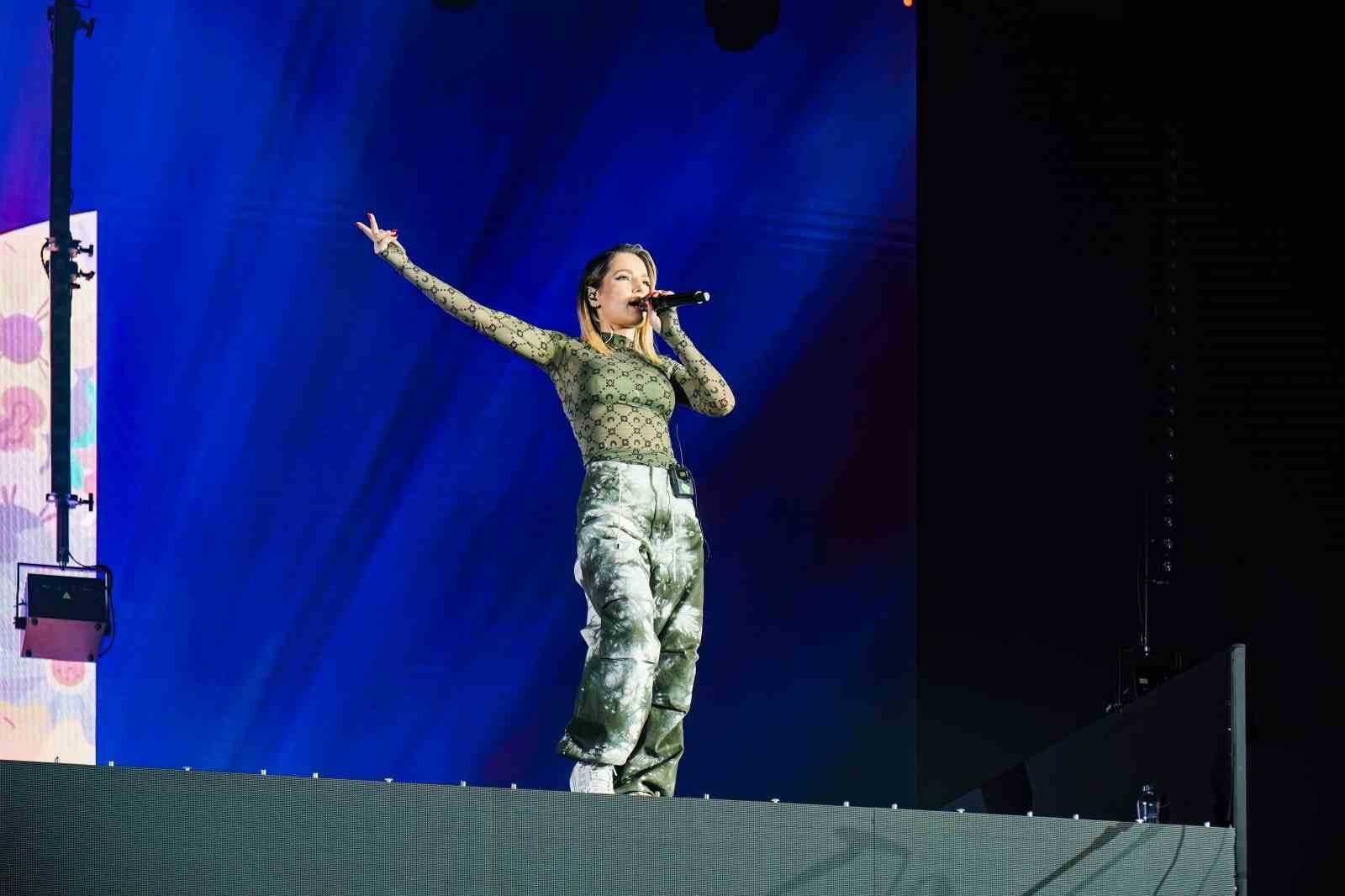 Beş bin kişilik "Fashion Party"