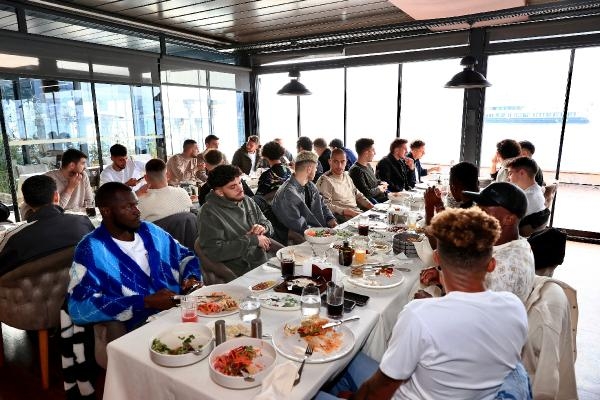 Beşiktaş tam kadro moral yemeğinde bir araya geldi