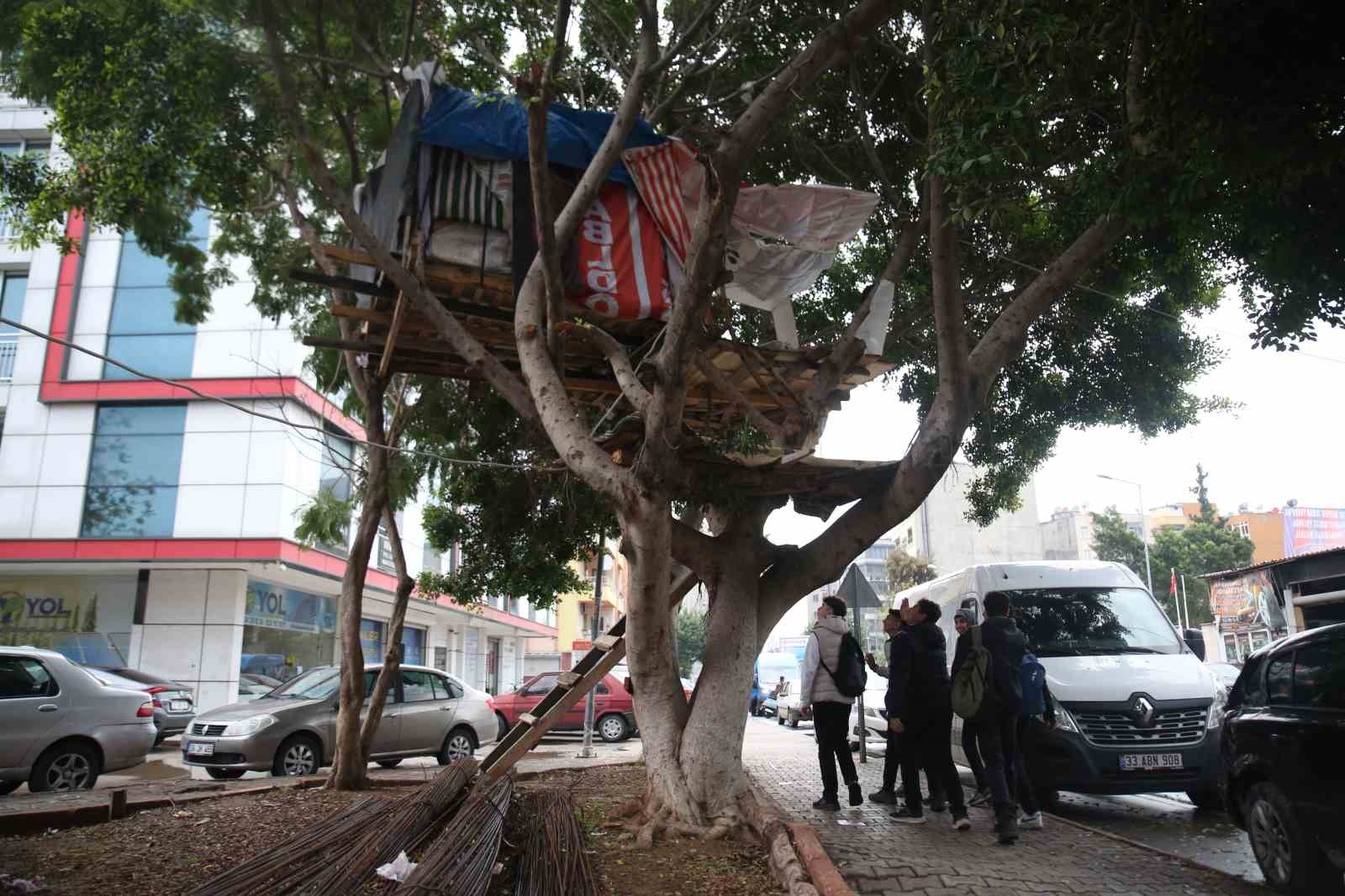 Bu evi gören dönüp bir daha bakıyor