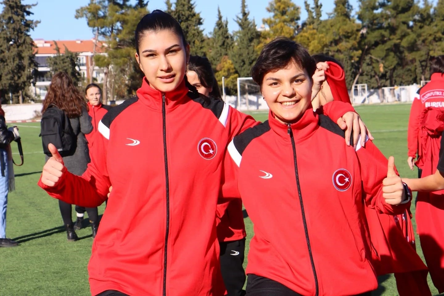 Burdur'da kurulan kadın futbol kulübü sahaya indi