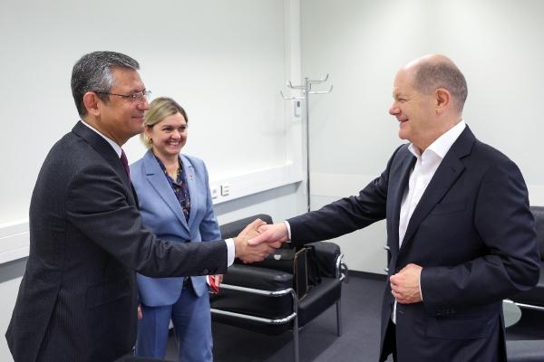 CHP Genel Başkanı Özel'in Berlin temasları