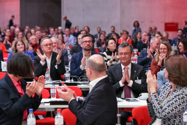 CHP Genel Başkanı Özel'in Berlin temasları