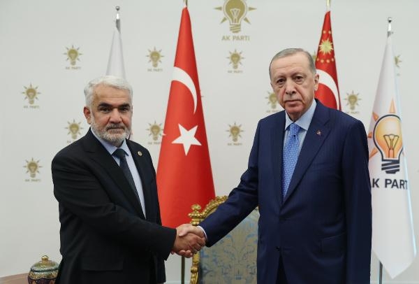 Cumhurbaşkanı Erdoğan, HÜDA PAR Genel Başkanı Yapıcıoğlu ile görüştü
