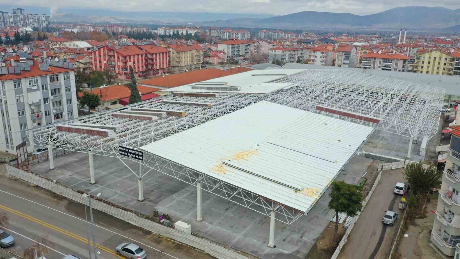 Davraz Çarşamba Kapalı Pazaryeri çalışmalarında sona yaklaşıldı