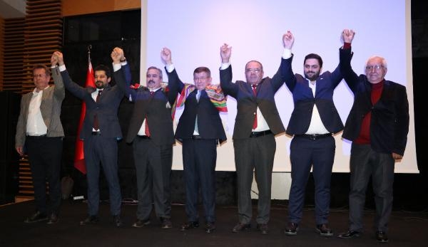 Davutoğlu:"Makamlar kişiye değil millete ait"