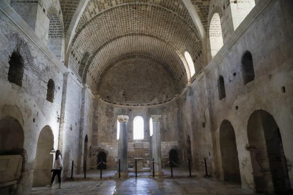 Demre nüfusunun 7 katı turist, 'Noel Baba' için geldi