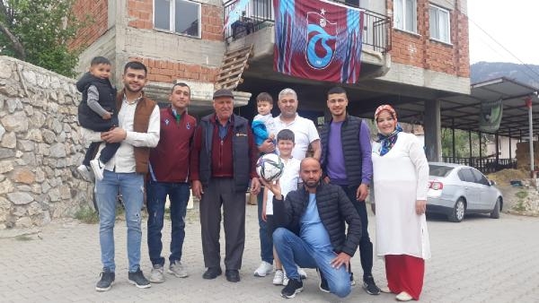 Denizli'den Trabzon'a uzanan bordo-mavi tutkusu