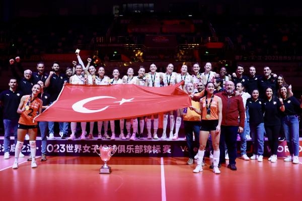 Eczacıbaşı 3'üncü kez dünya şampiyonu
