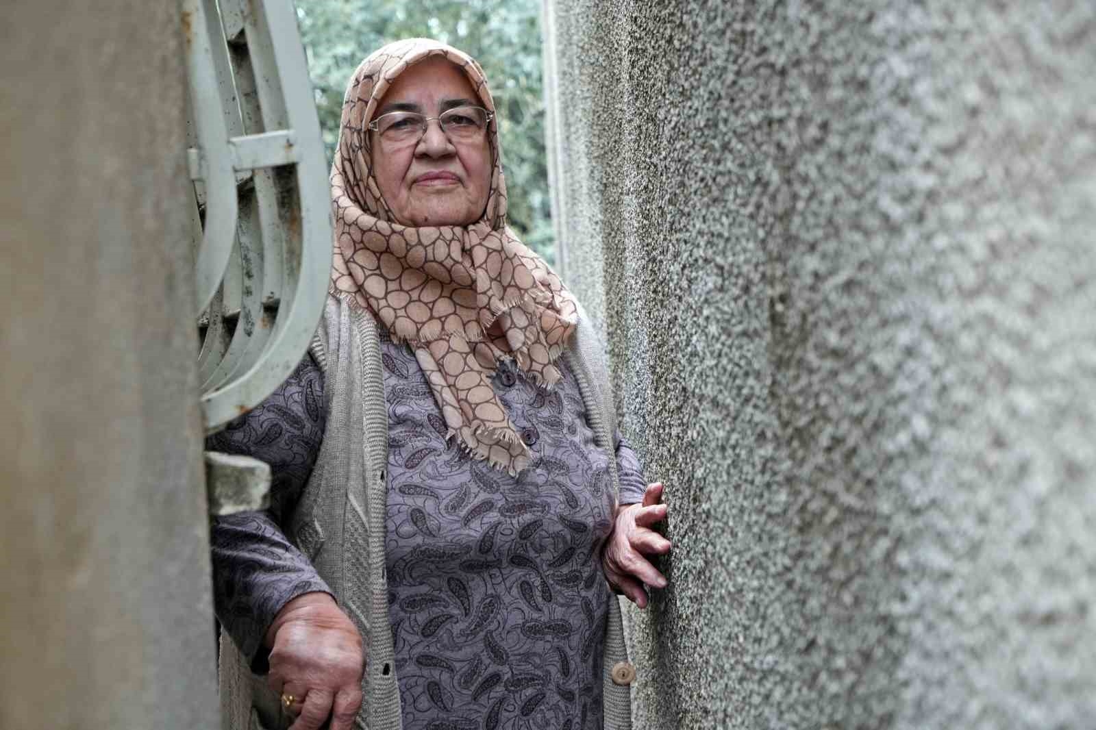 Evden çıkabilmek için kilo almaya korkuyorlar!