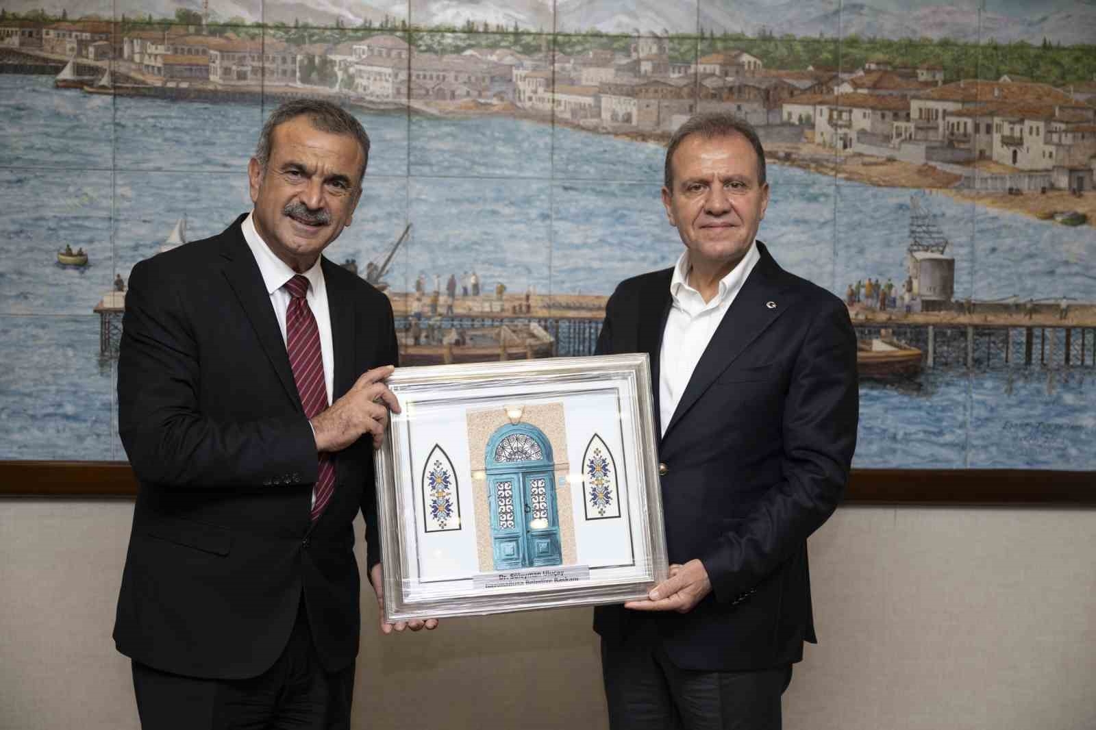Gazimağusa Belediye Başkanı ve meclis üyeleri Mersin'de