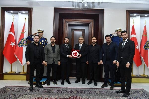 Genç Sağlık Sendikası üyeleri Emniyet Genel Müdürü Erol Ayyıldız'ı ziyaret etti