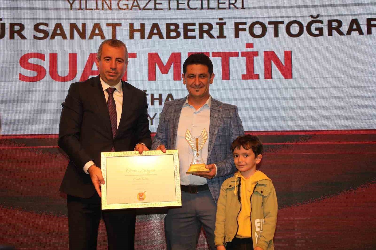 İHA muhabirleri ödüllerini törenle aldı