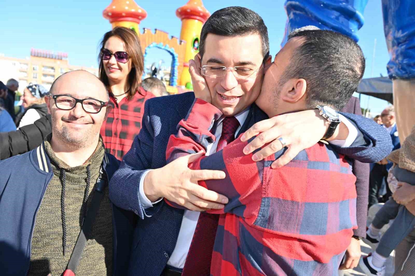 Kepez Belediyesi özel çocukları Lunapark'ta ağırladı