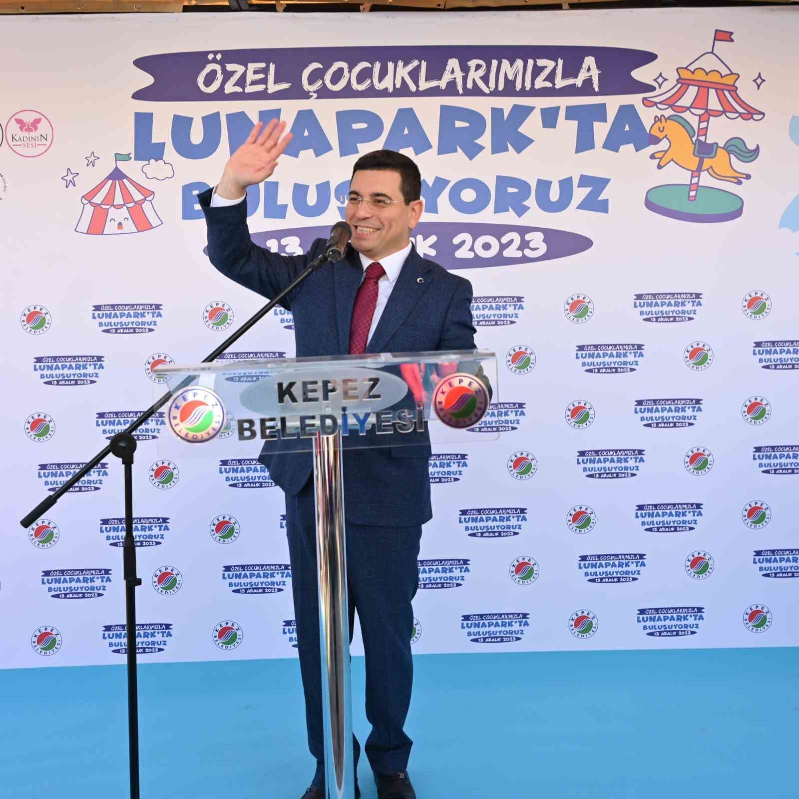 Kepez Belediyesi özel çocukları Lunapark'ta ağırladı