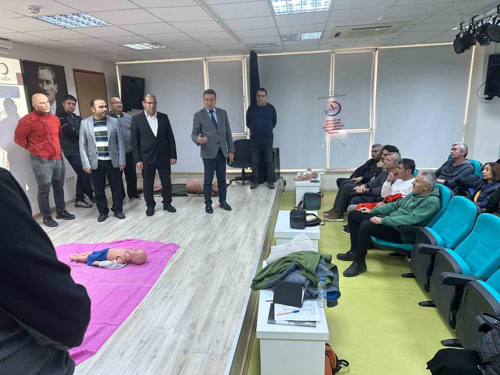 Kumluca'da "İlk Yardım Eğitim Merkezi" açıldı