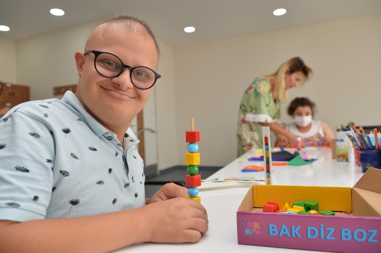 Mersin Büyükşehir Belediyesi, sosyal projelerle vatandaşlara destek oluyor