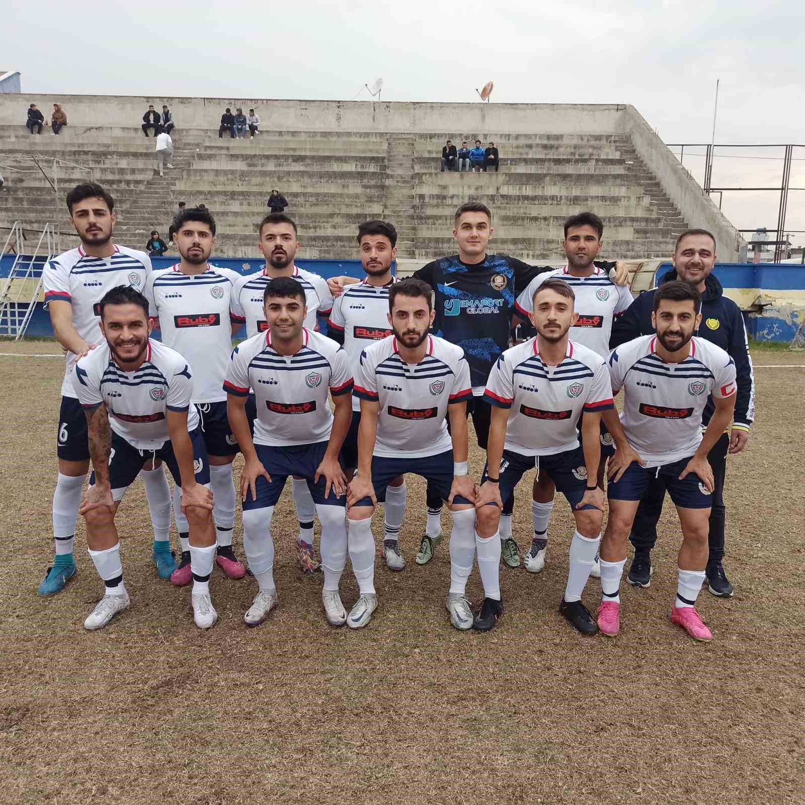 Mersin Süper Amatör Lig'de devre oldu, şampiyonluk yarışı kızıştı