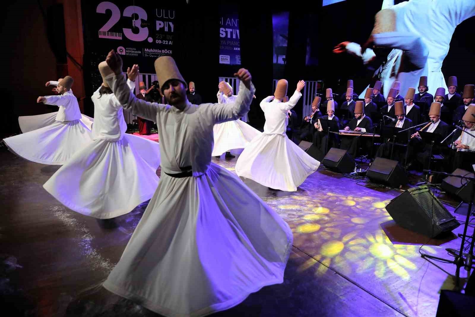 Mevlânâ vuslatının 750'nci yılında sema töreni ile anıldı