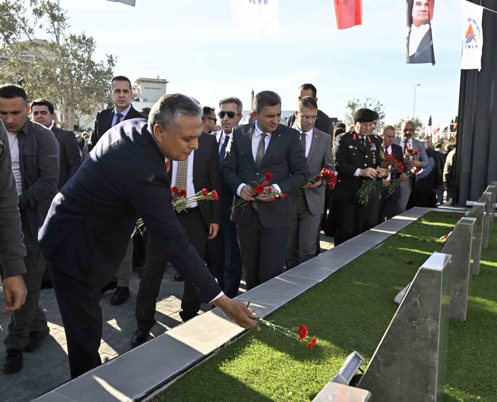 Muratpaşa'da Şehitlik Parkı törenle açıldı