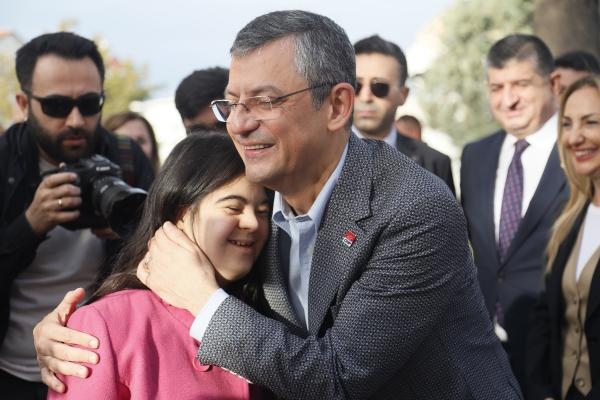 Özgür Özel, Şükrü Sözen ilk adaylık ilanıdır
