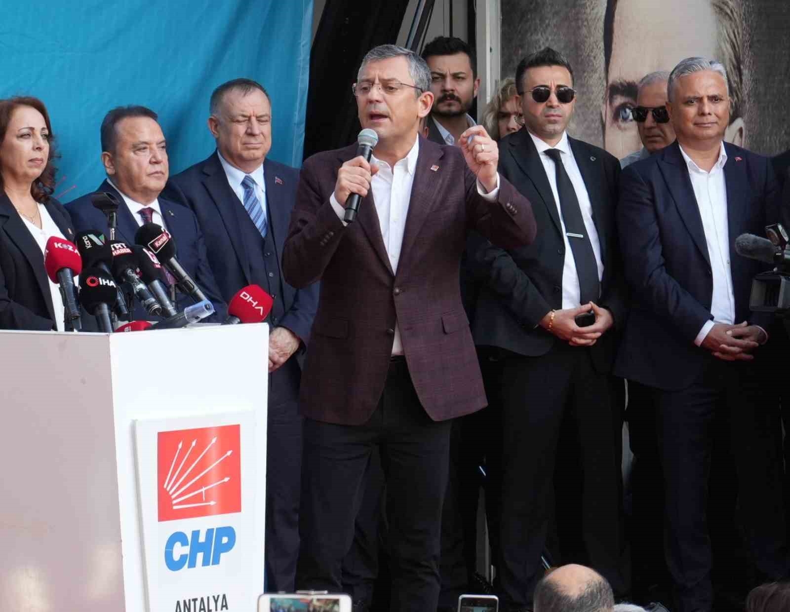 Özgür Özel'den İYİ Parti açıklaması: "Sonucun olumlu yönde olmasını temenni ediyorum"
