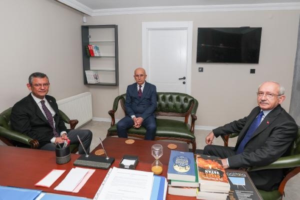 Özgür Özel'den Kılıçdaroğlu'na ziyaret