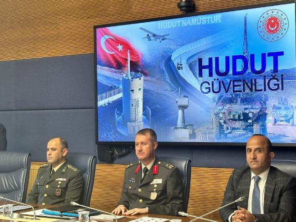 Sınırda fotokapanlı güvenlik