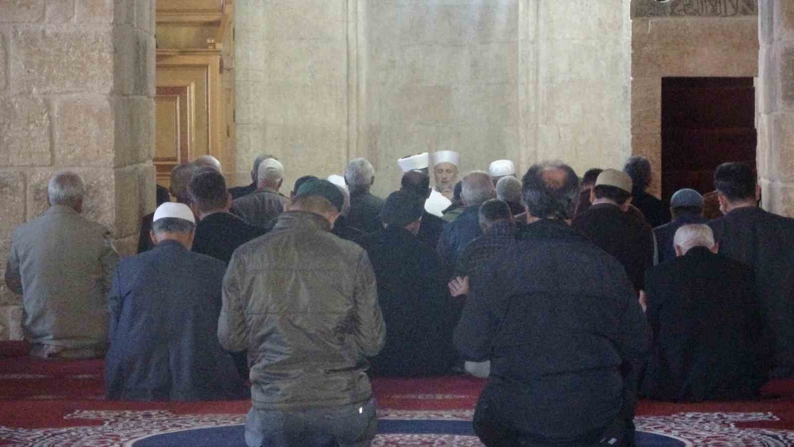 Tarihi camide Filistin için dua edildi